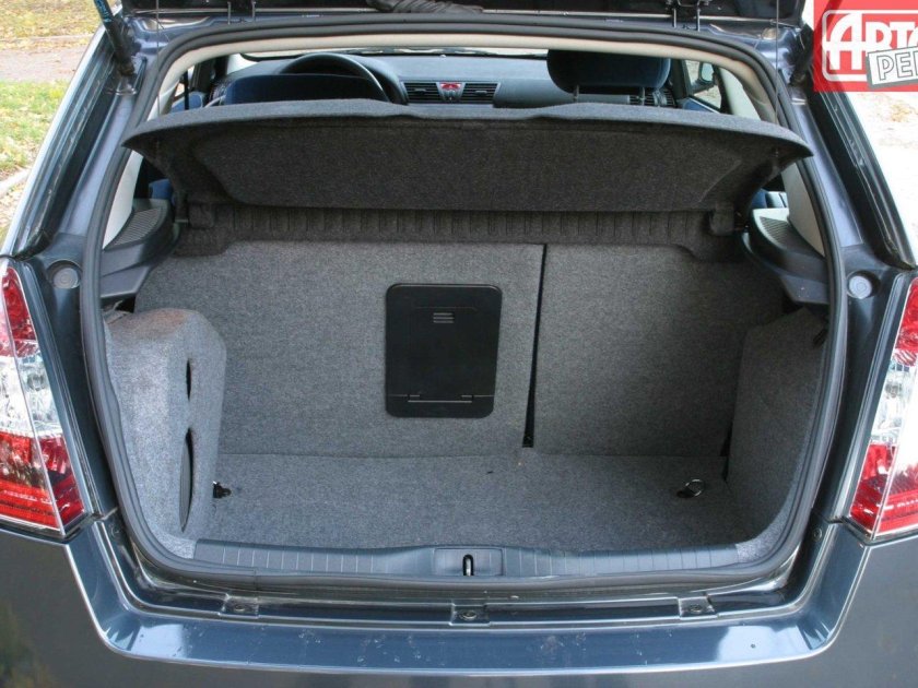 Жесткий пол багажника Fiat Palio