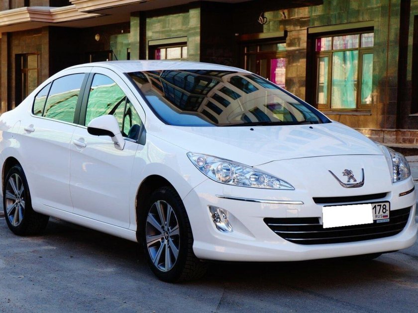 Пежо 408 белый