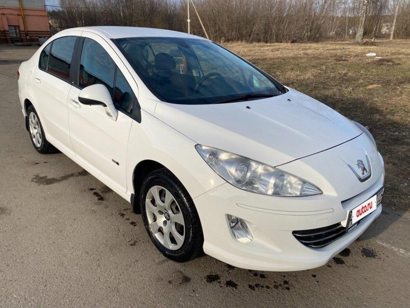 Пежо 408 белая 2012