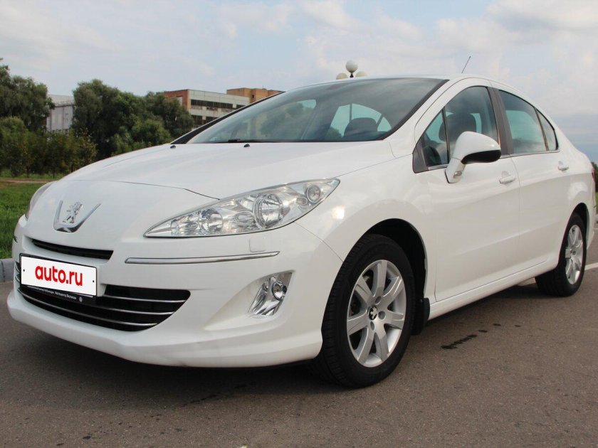 Пежо 408 2012
