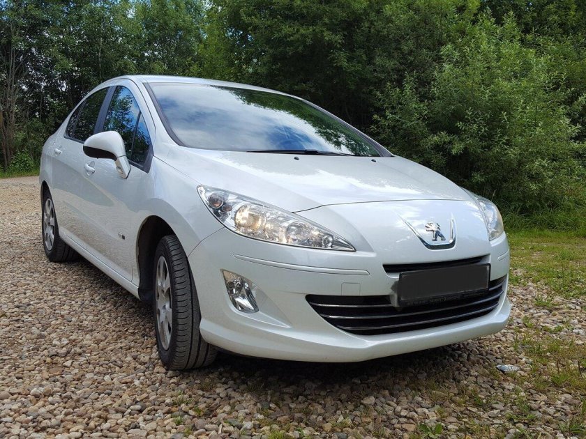 Пежо 408 белый