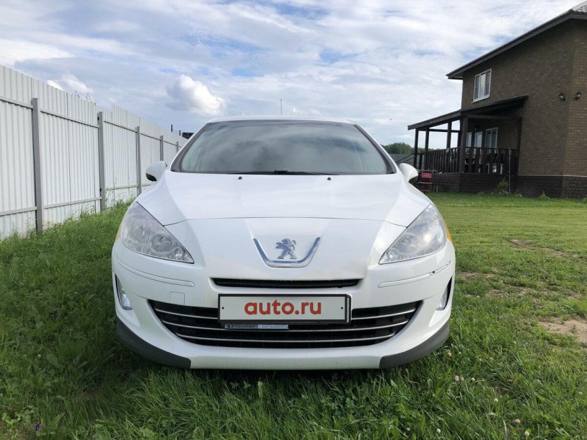 Пежо 408 белый