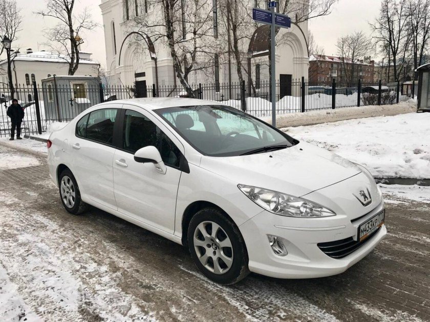 Пежо 408 белый