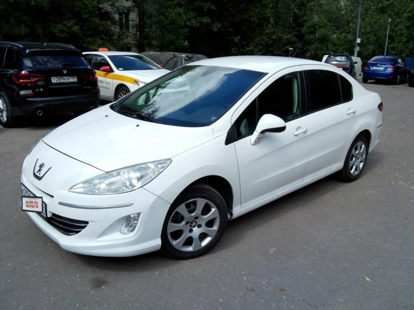 Пежо 408 белый