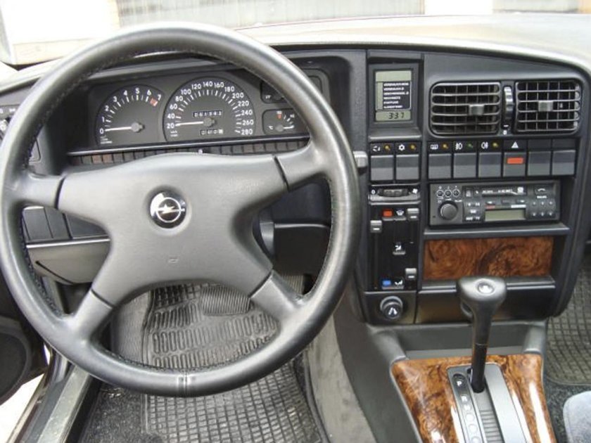 Opel Omega 1990 Interior