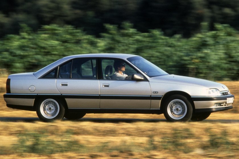 Опель Омега 1990