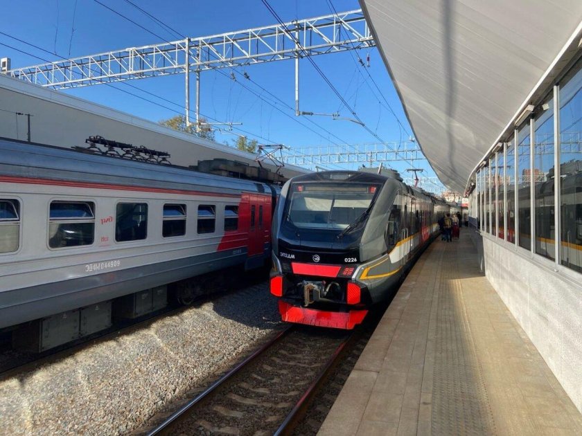 Электропоезд эп 2 д