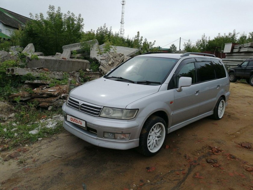 Митсубиси Шариот 3