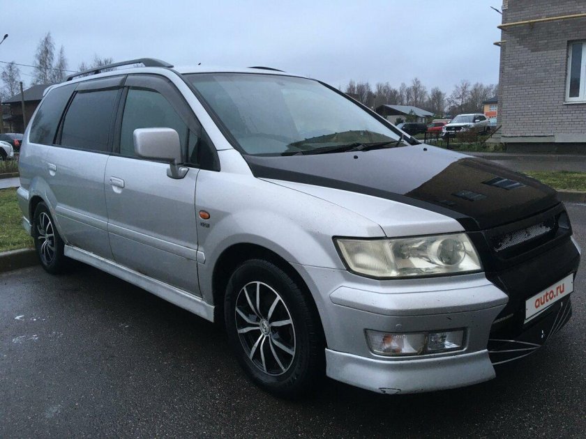 Митсубиси шариот грандис 1998