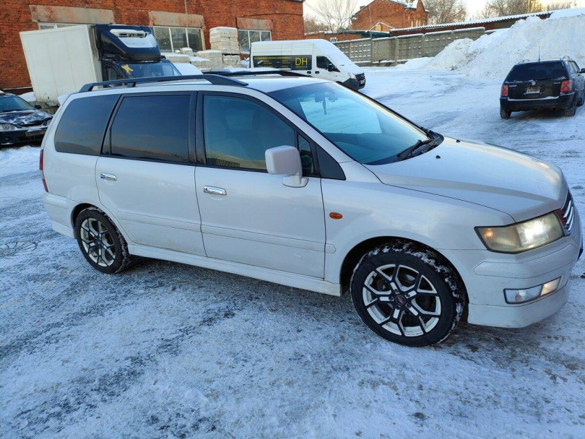 Митсубиси шариот грандис 1997 года