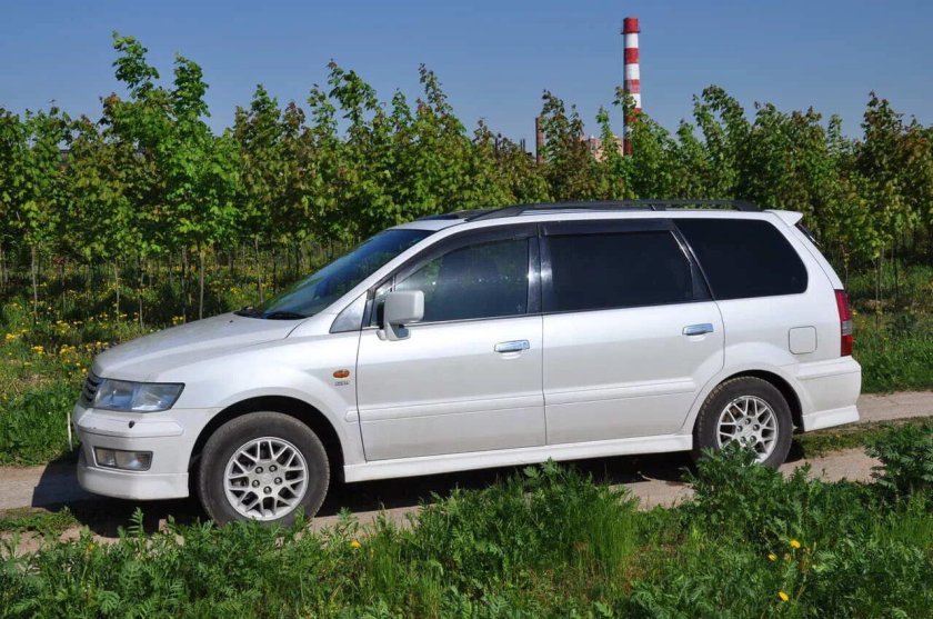 Mitsubishi Chariot Grandis