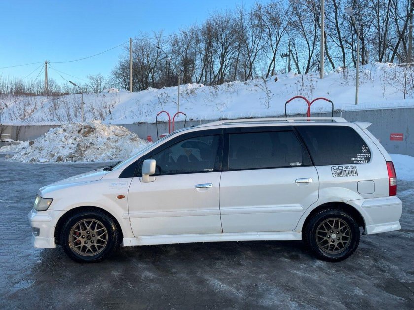 Митсубиси шариот грандис 1999