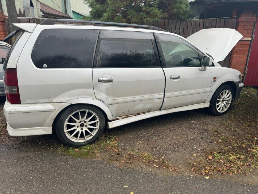 Митсубиси шариот грандис 1997