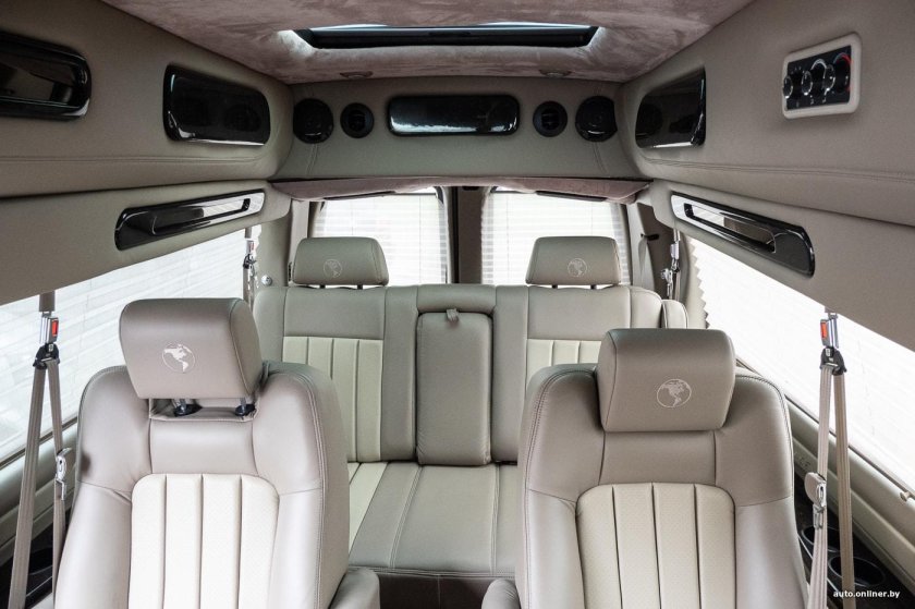 Chevrolet Express 2023 салон