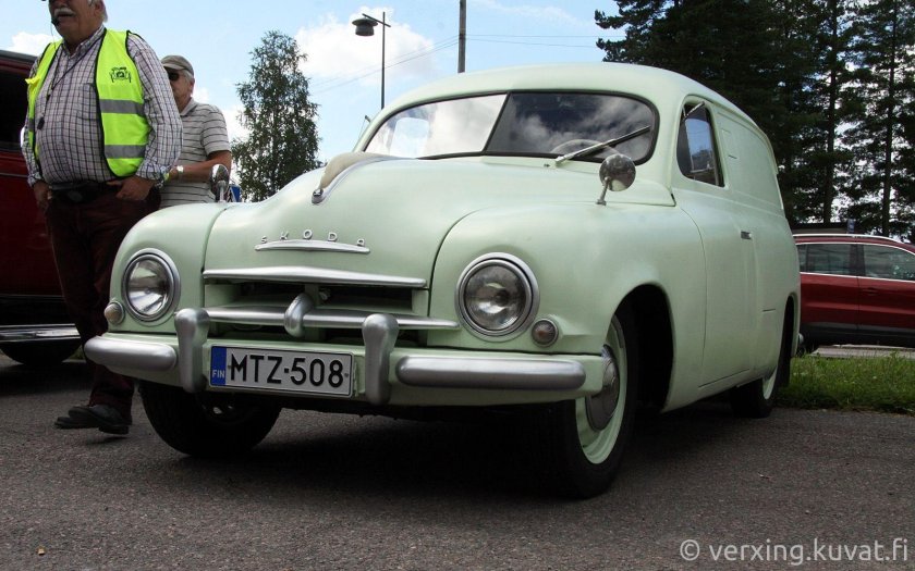 Автомобиль старый