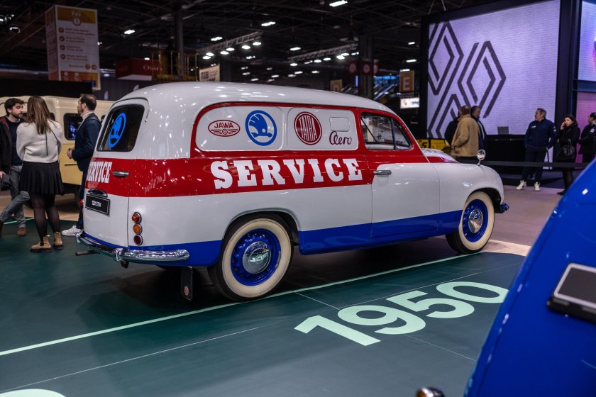 Renault dauphine 1956