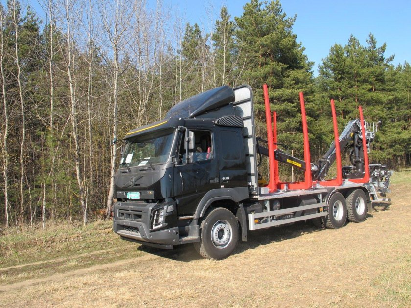 Сортиментовоз Volvo FMX