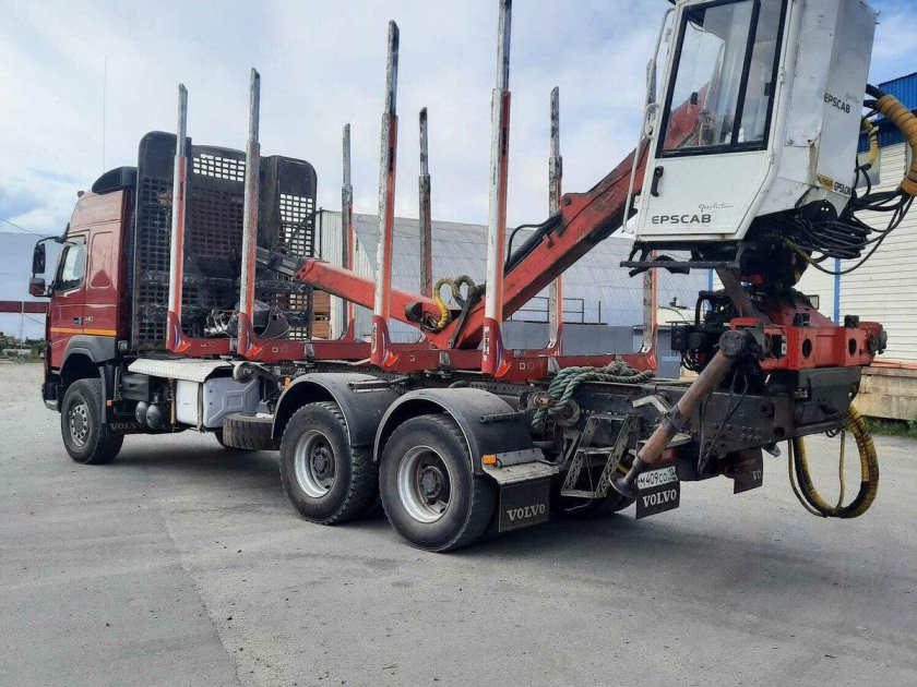 Сортиментовоз вольво 6х6