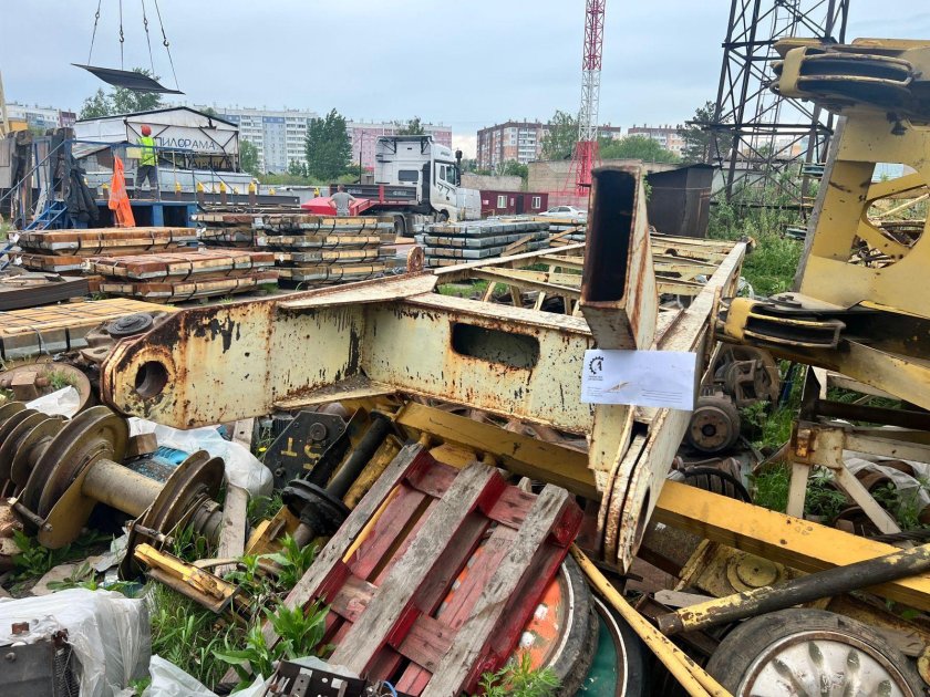 Гусеничный кран дэк 251