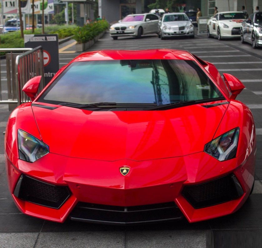 Ламборджини Авендатор