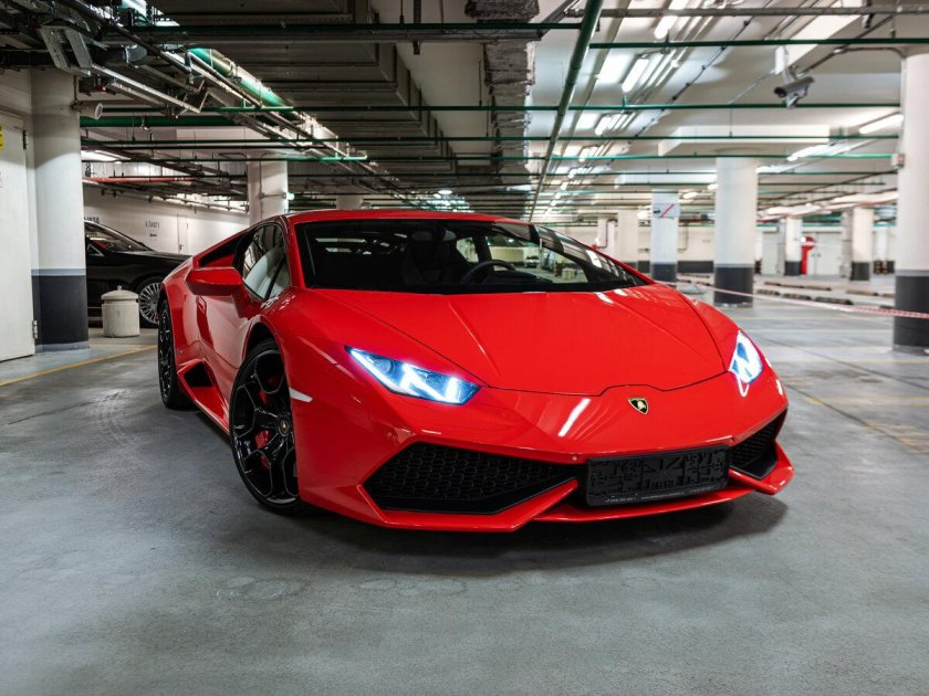 Lamborghini Huracán красный