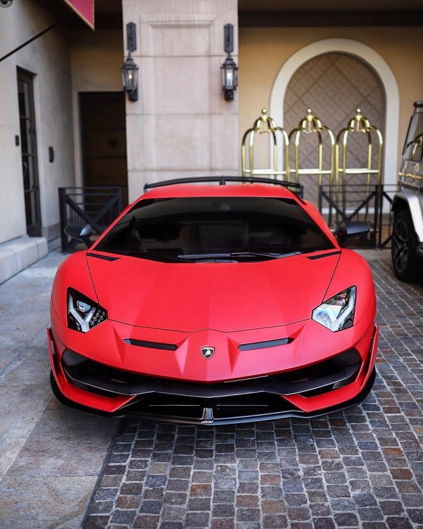 Ламборджини Aventador