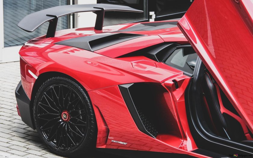 Ламборгини авентадор красная