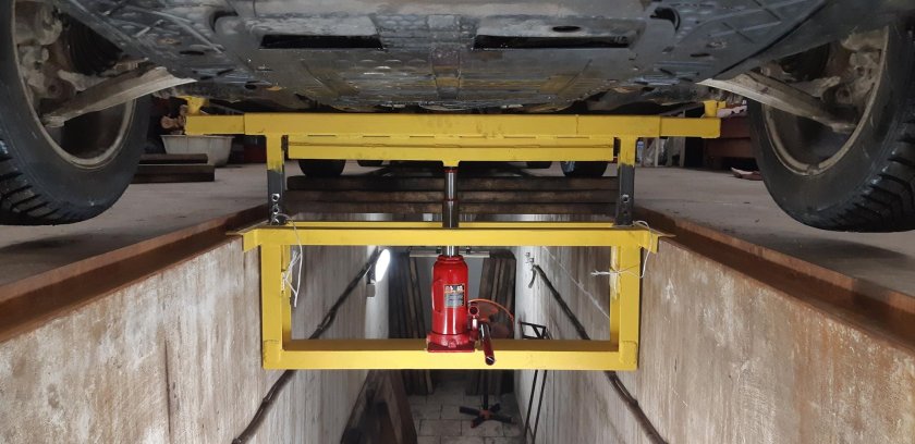 Траверса Ямная для подъема автомобиля