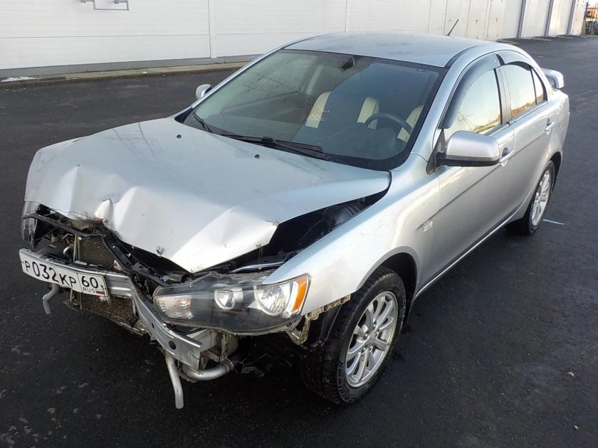Mitsubishi lancer 10 битый