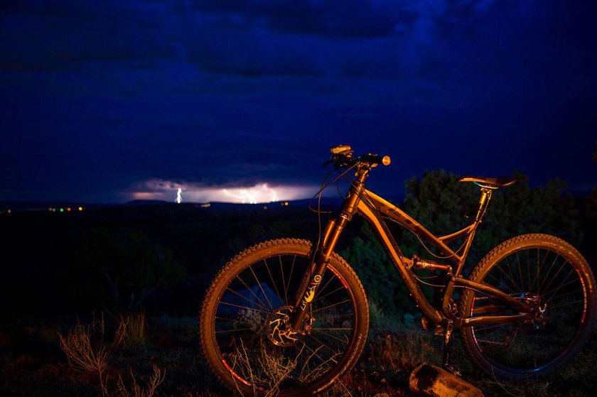 Велосипед ночью