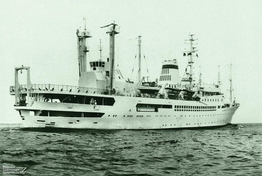 Теплоход Аджария 1987 год