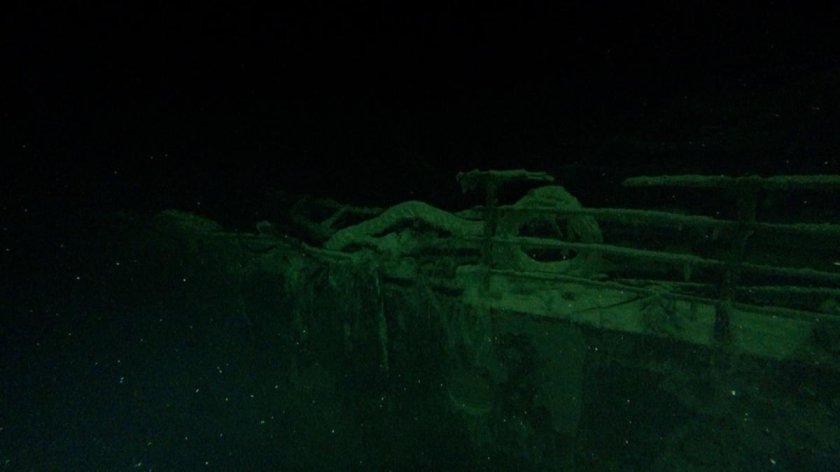 Теплоход Армения на дне фото