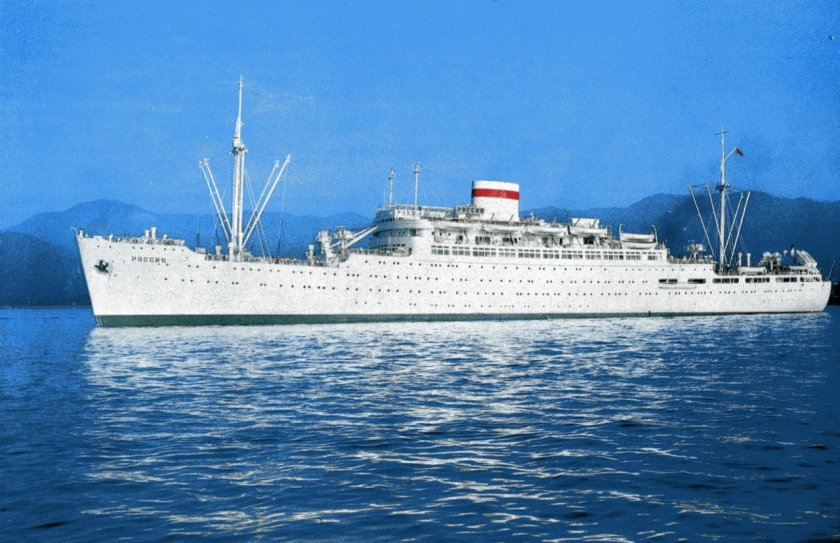 Дизель электроход Адмирал Нахимов