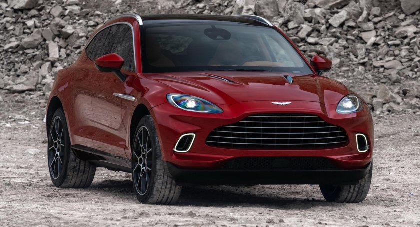 Внедорожник Астон Мартин 2021