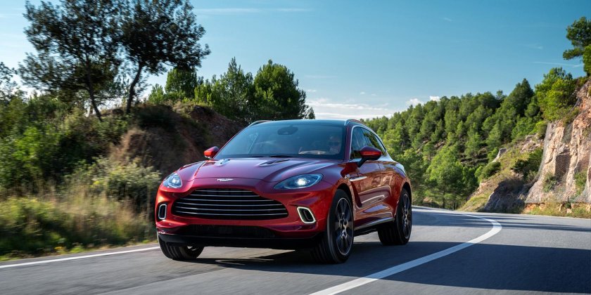 Астон Мартин DBX