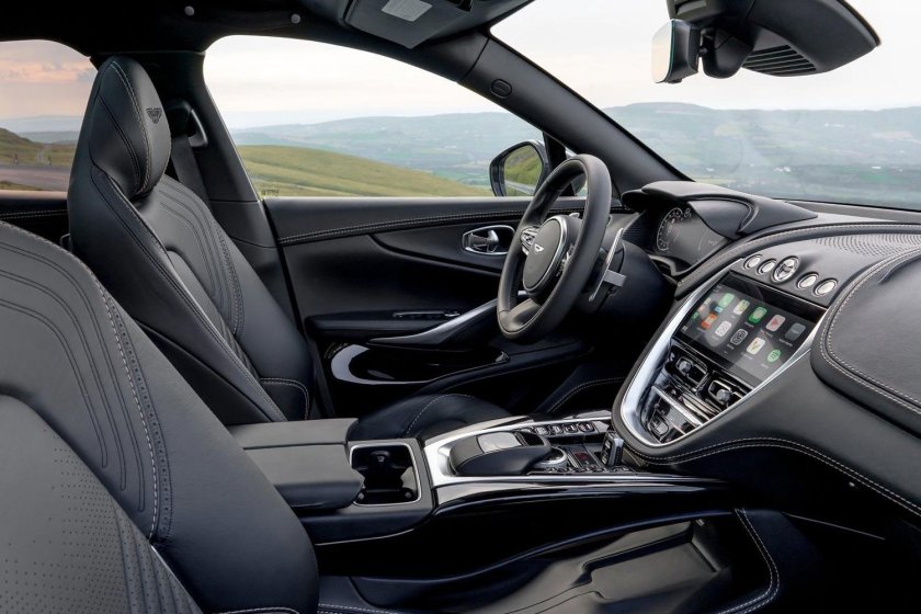 Aston Martin db11 2021 салон
