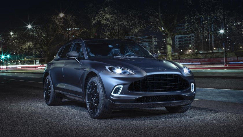 Астон Мартин DBX