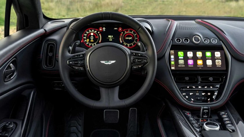 Астон Мартин 2021 салон