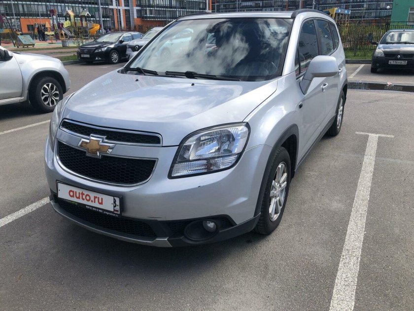Chevrolet orlando 2010 — 2018 серебристый