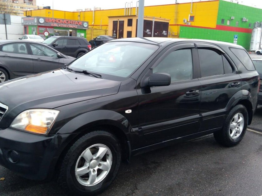 Киа Соренто 1 поколения черная