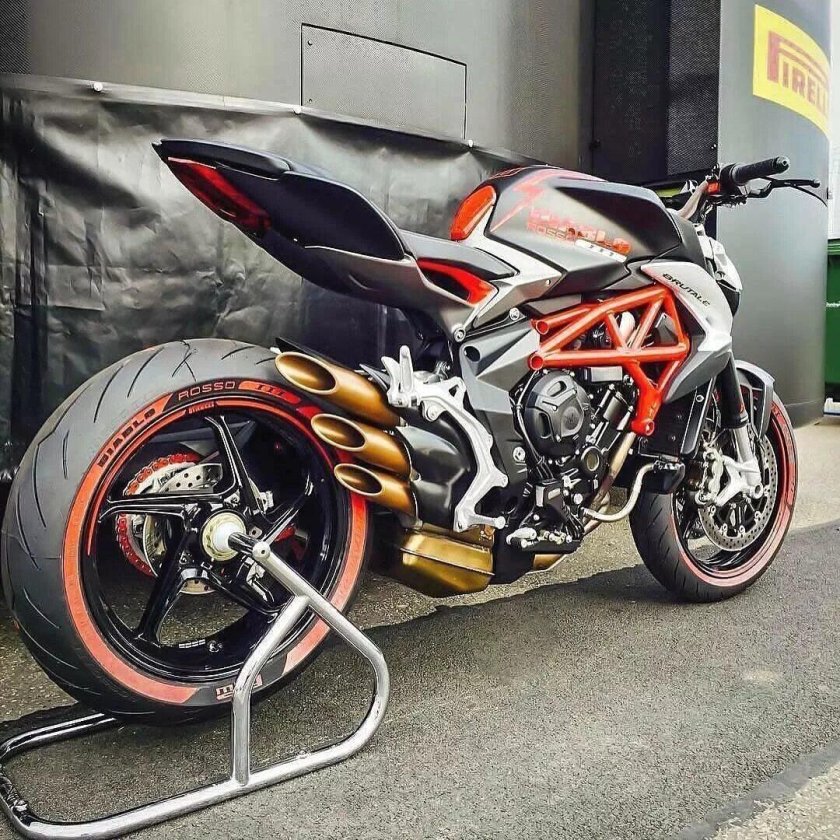 Спортивный мотоцикл