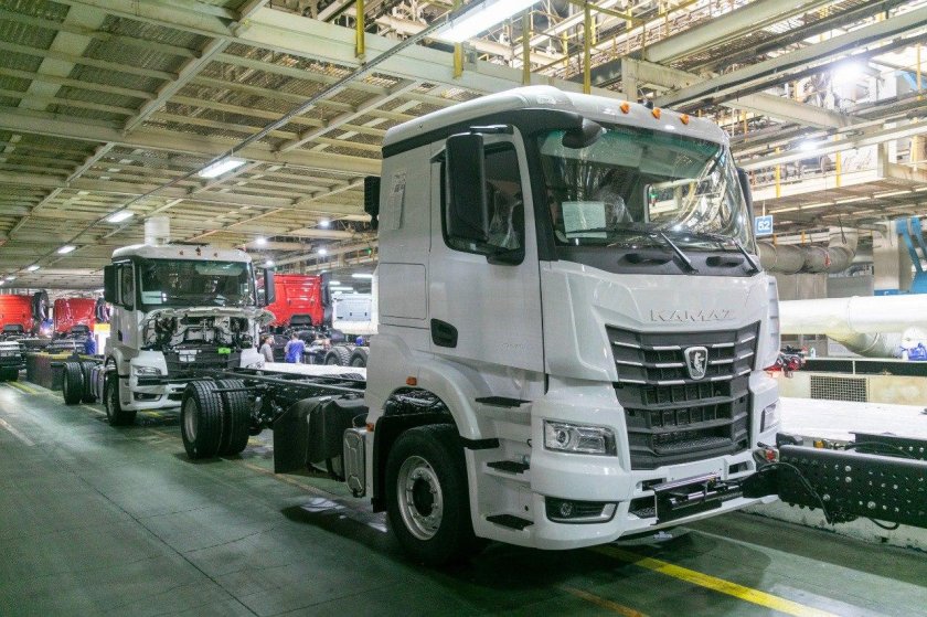 Седельный тягач камаз