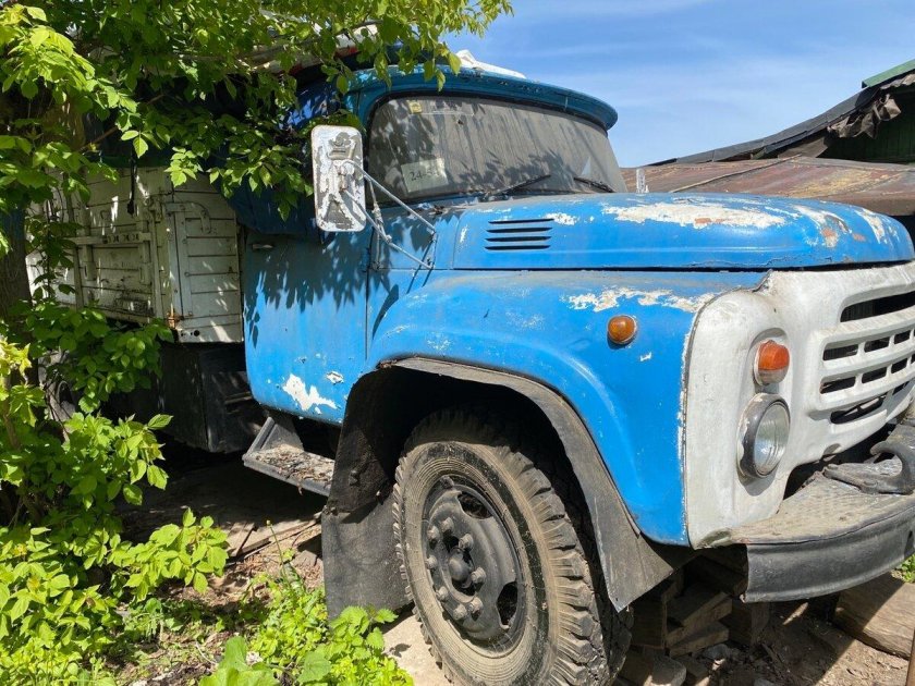 Грузовик зил 130