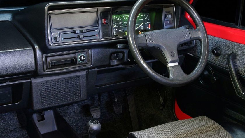 Volkswagen Golf 1 салон
