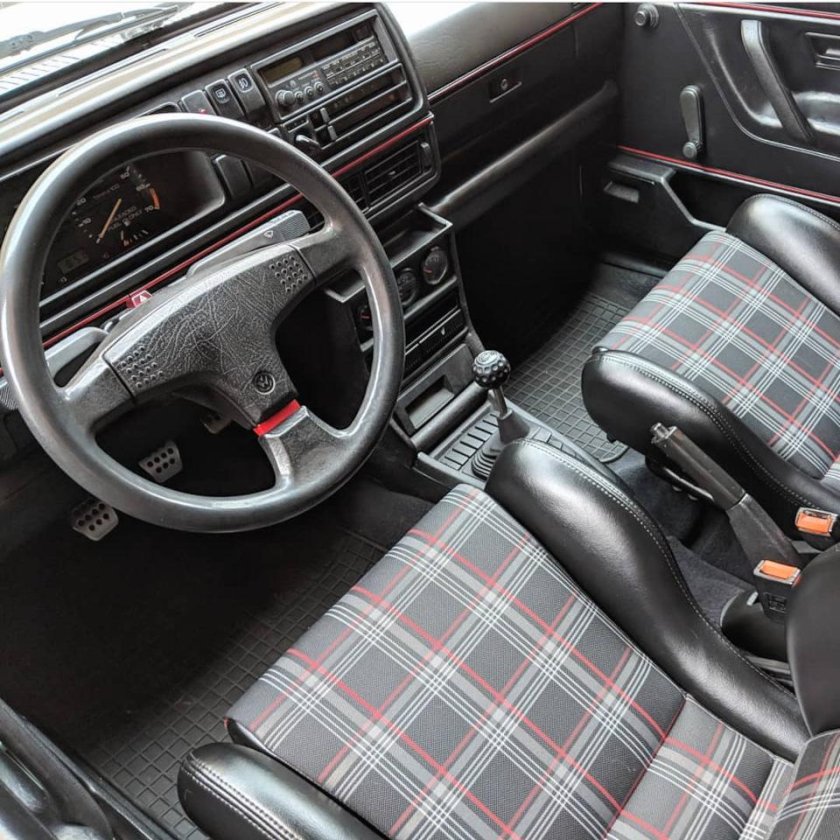 Volkswagen Golf GTI 2 Interior