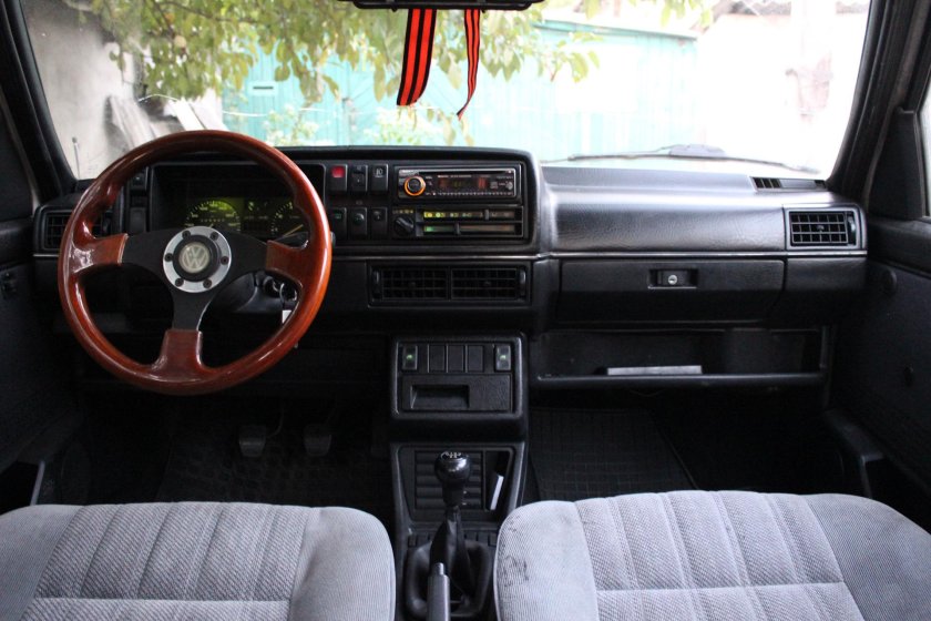 Volkswagen Golf 2 салон