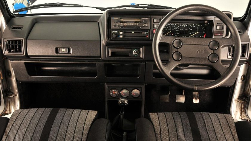 Volkswagen Golf 1 Interior