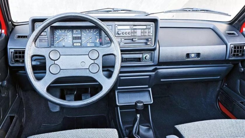 VW Golf 2 салон