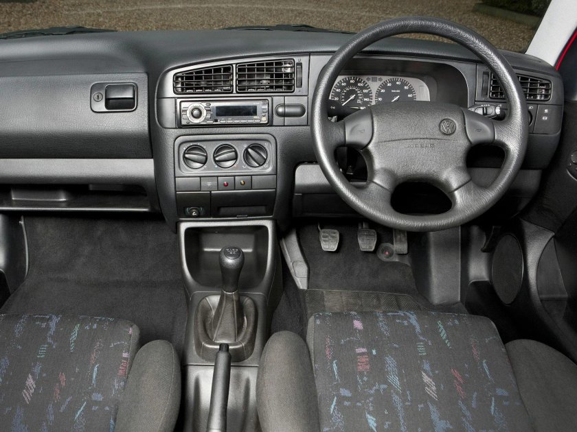Volkswagen Golf 3 салон