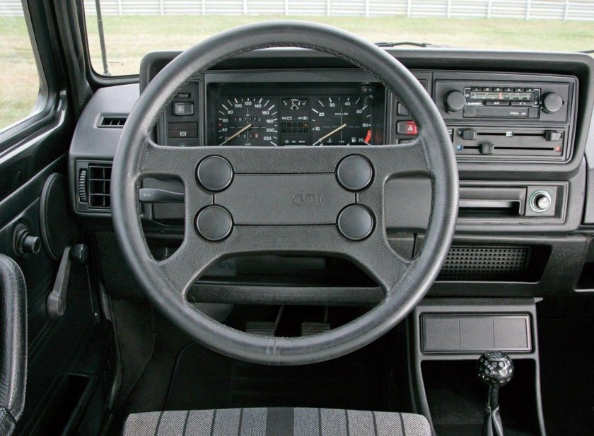 Volkswagen Golf 2 Interior